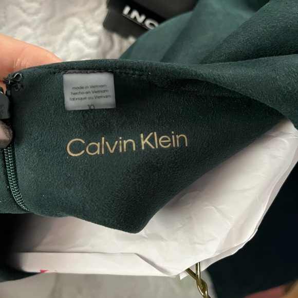 Suede CK dress in Emerald color with Gold Hardware - Picture 3 of 4